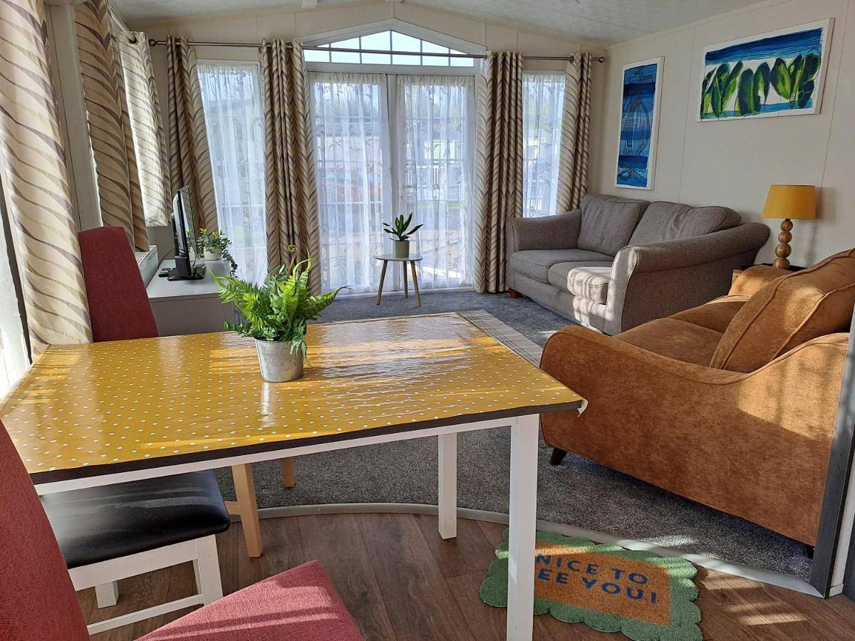 Mobile Home in Northampton, Northamptonshire