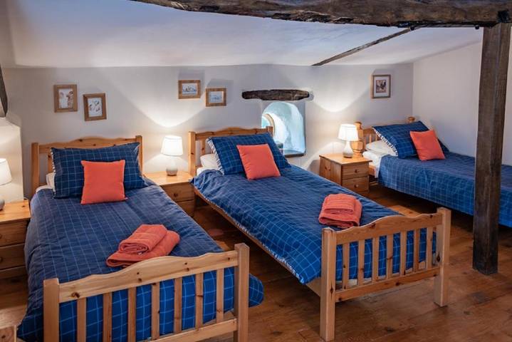 Location de vacances pour 6 personnes, avec jardin ainsi que vue et piscine à Écuras - 3