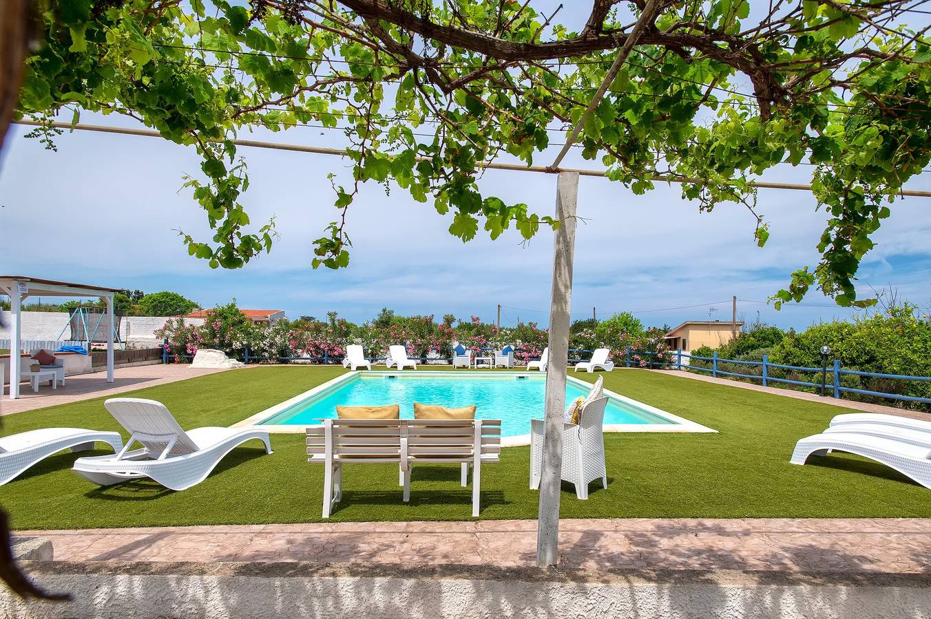 Villa Sara" con piscina privata, Wi-Fi e aria condizionata in Sorso, Provincia di Sassari