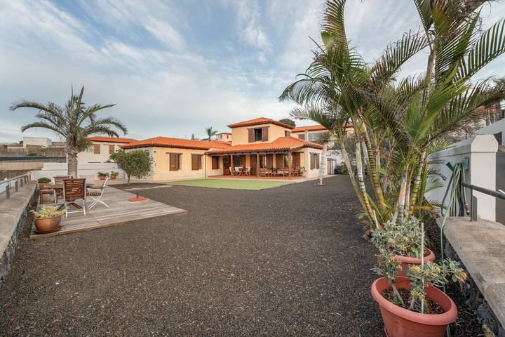 Casa de vacaciones 'Casa Tagoro, Facing The Ocean' con vistas al mar, terraza privada y Wi-Fi in Juan Fernández, Tacoronte