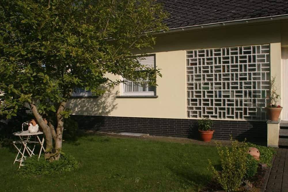 Entire apartment, Nicole Klingel - apartment / apartment, shower and bath, toilet, 3 bedrooms in Grenderich, Traben-Trarbach and Surroundings