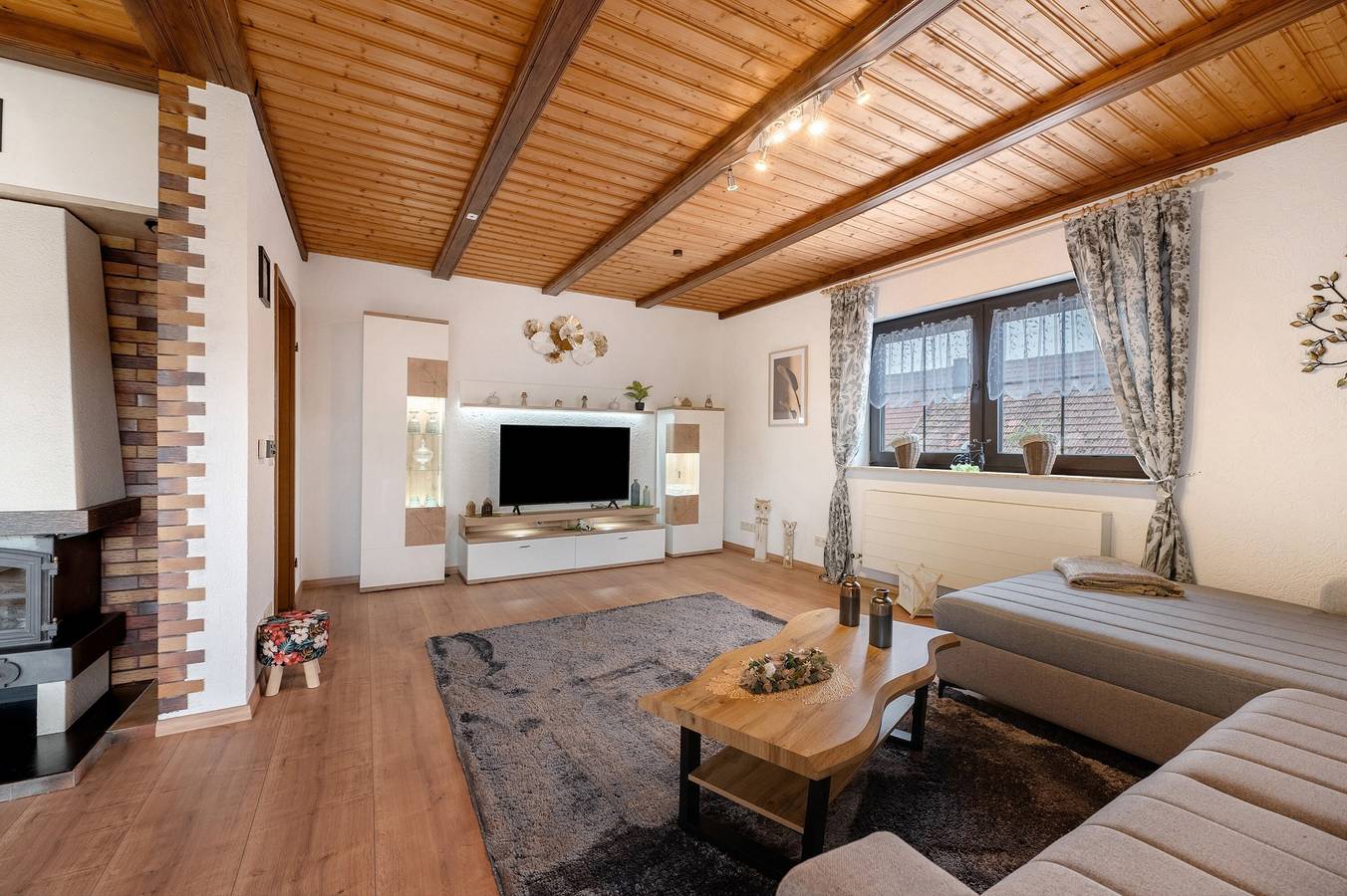 Ganze Wohnung, Ferienwohnung 'Bettys Home 1og' mit Balkon und Wi-Fi in Gersheim, Saarpfalz-Kreis