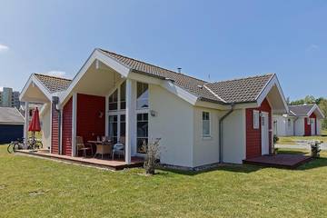 Bungalow für 4 Personen, mit Sauna und Terrasse in Sierksdorf