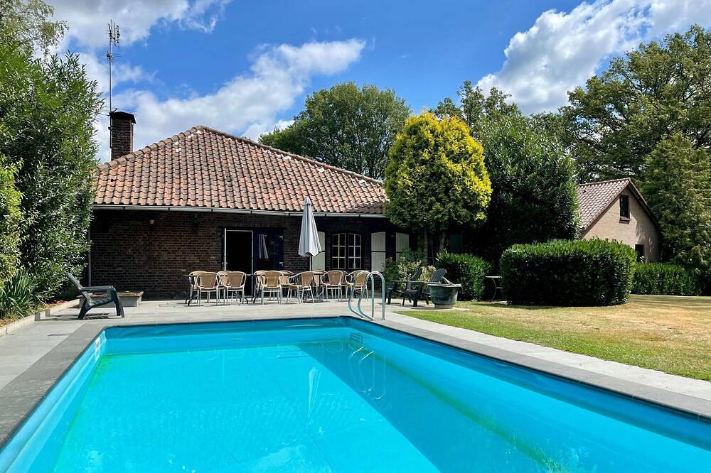 Bauernhaus in Sint Joost mit Pool & Grill in Limburg (Niederlande)