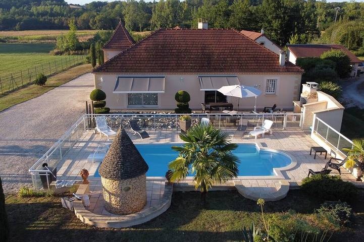 Gîte pour 6 personnes, avec jardin à Pazayac
