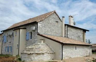 Gîte pour 10 personnes, avec balcon et piscine à Caylus