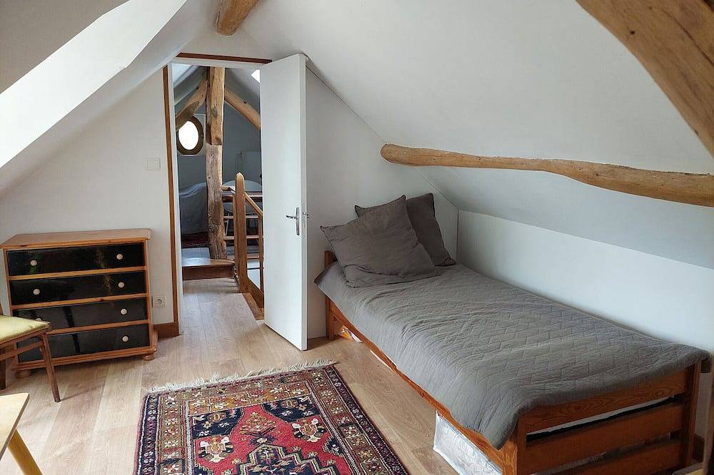 Retraite Champêtre avec Home Cinéma et Verger Libre Cueillette, près de la Loire et des Châteaux in Gémigny, Vallée de la Loire