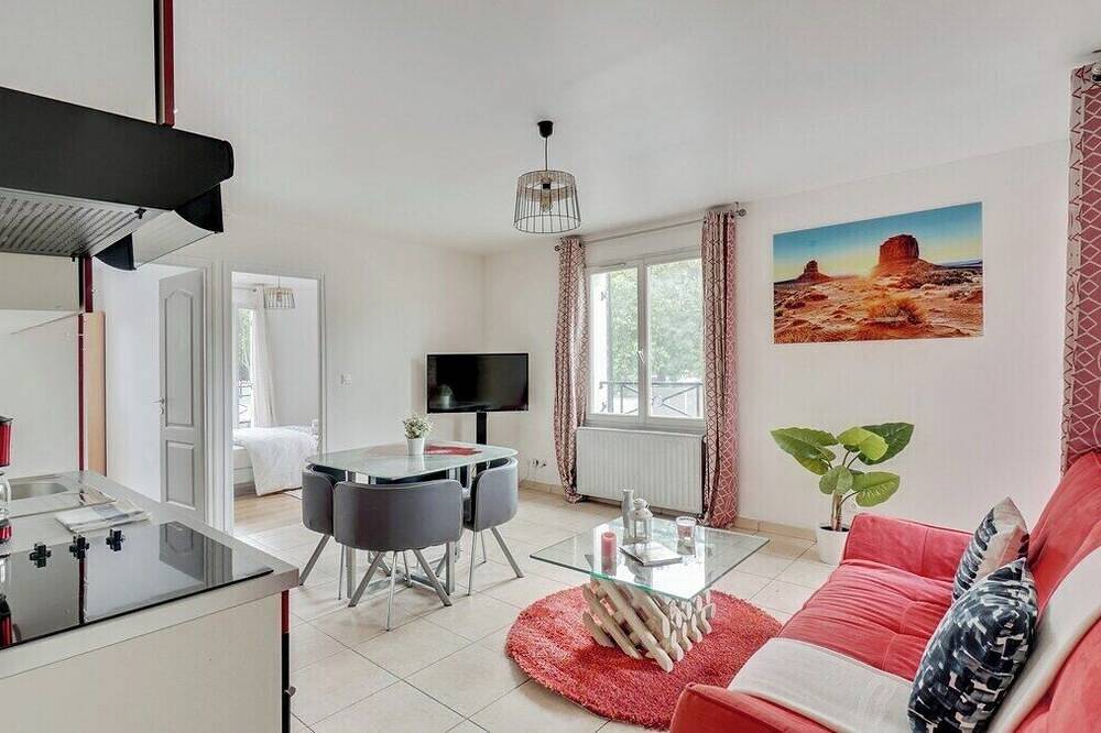 Appartement entier, Chic apart with parking near Paris in Aubervilliers, Seine-Saint-Denis