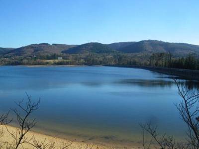Hôtel pour 3 personnes, avec piscine et jardin dans Lac de Saint-Ferréol - 3