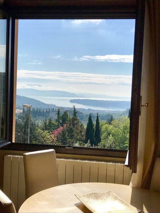 Appartamento vacanze per 4 persone, con terrazza e panorama nonché vista lago - 1