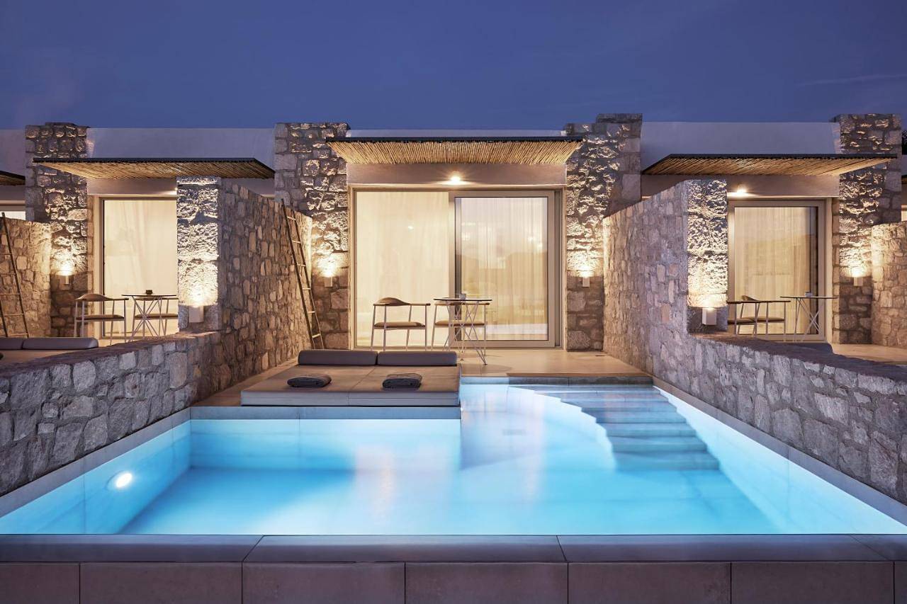 Seaview Suite with Private Pool in Milos