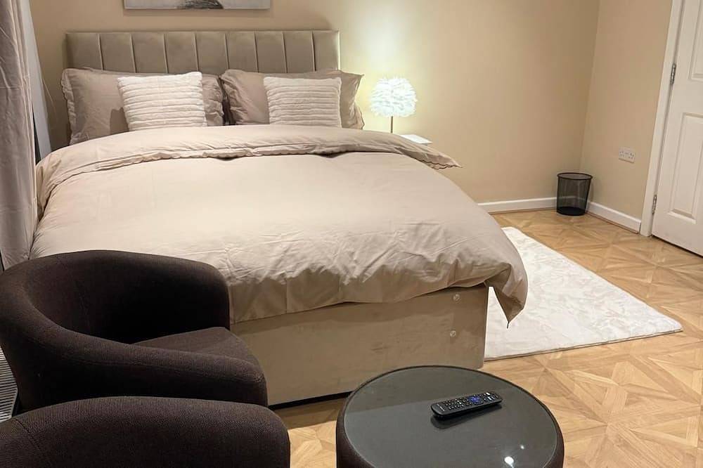 Peaceful and Spacious En-Suite Room in Watford in Watford, Hertfordshire