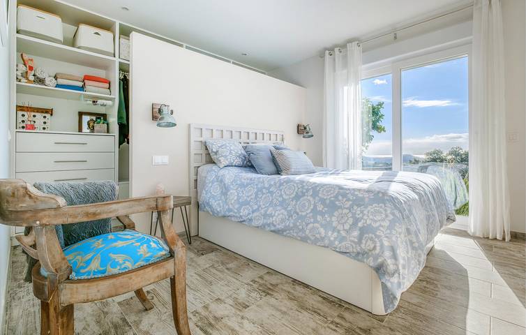 Sea View Apartment with Pool, Terrace & WiFi in Lloret de Mar in Sant Daniel, Tordera