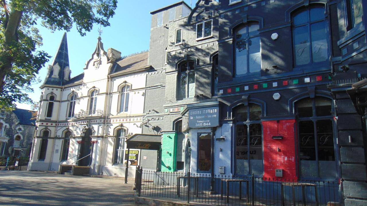 Entire apartment, Two-Bedroom Apartment in Kingston upon Hull, Yorkshire