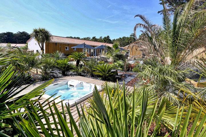 Villa pour 14 personnes, avec jardin et jacuzzi, animaux acceptés en Vendée - 2
