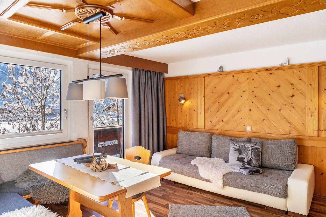 Ganze Wohnung, Apartment 'Hahnenkamm - 12' mit Bergblick, privatem Balkon und Wlan in Nesselwängle, Außerfern