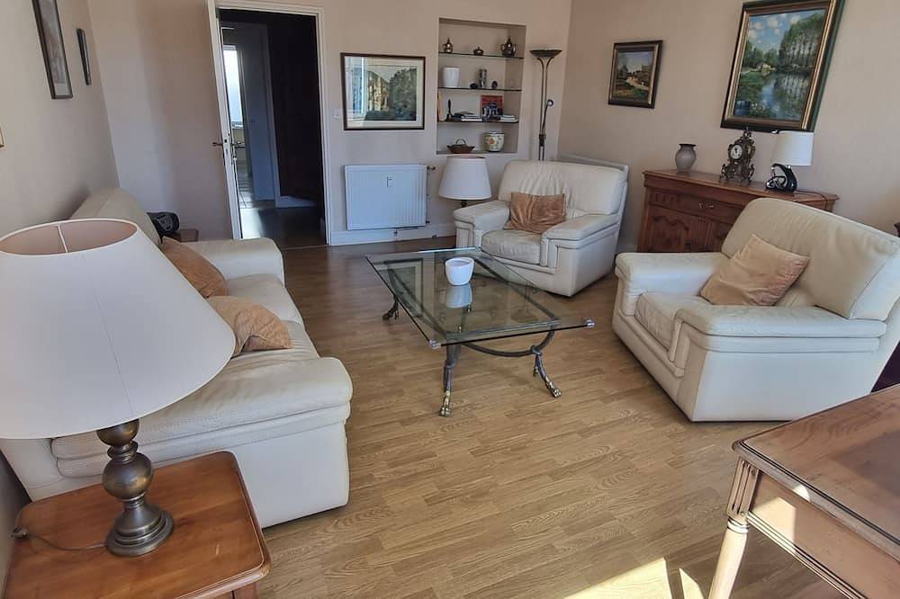 Appartement entier, Face au port d'Audierne, proche plages et Pointe de Raz in Audierne, Côte de Cornouaille
