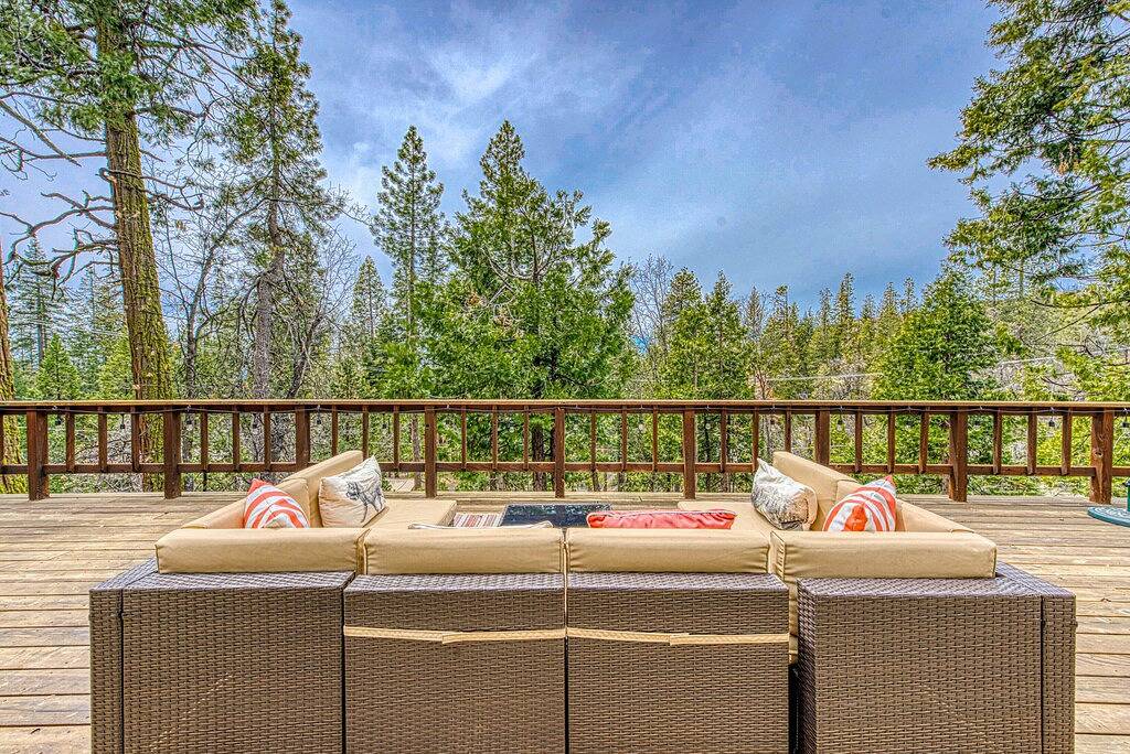 Baxter Mountain Cottage Video Tour Foto 3 Gericht Internet Große Terrasse in Ockenden, Shaver Lake