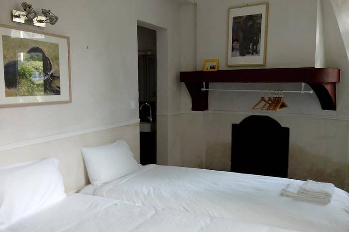 Gîte pour 10 personnes, avec jardin à Châteaufort - 4