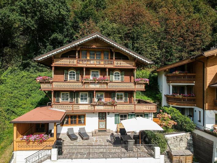 Ferienhaus für 13 Personen, mit Terrasse und Ausblick sowie Sauna und Pool im Zillertal - 2