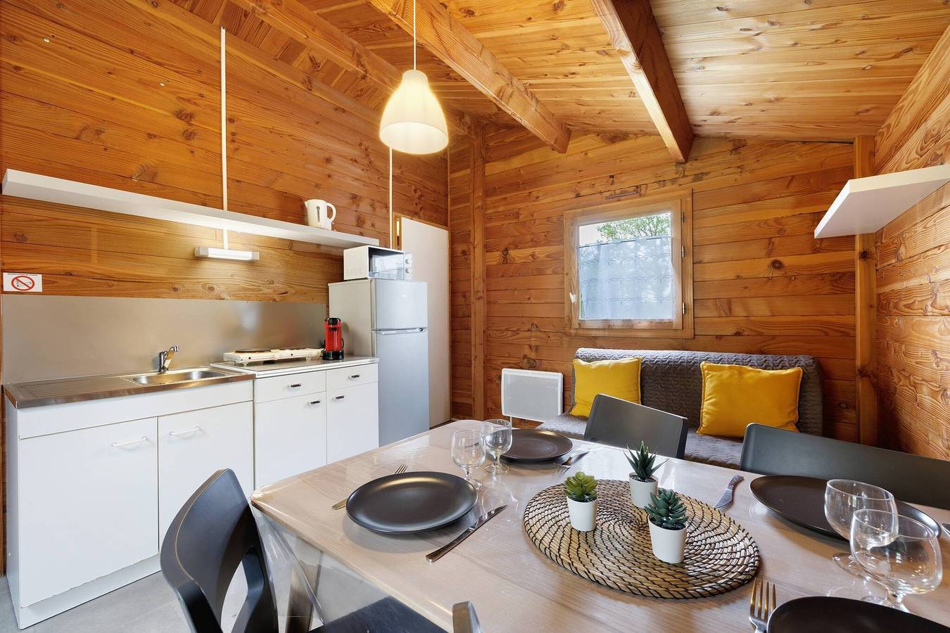 Chalet 'Confort 16' met terras en gedeeld zwembad in Saint-Gervais (Vendée), Vendée