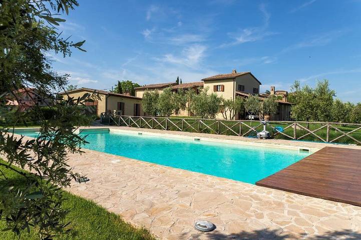 Ferienhaus für 15 Personen, mit Garten und Whirlpool