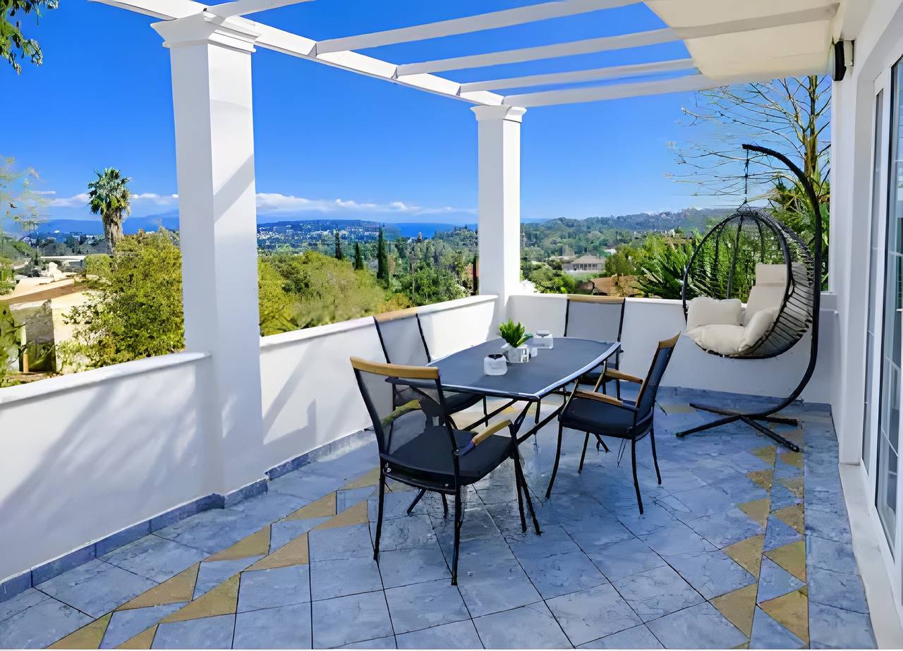 Villa Yucca Apartment with Private Terrace, Wi-Fi, and Air Conditioning