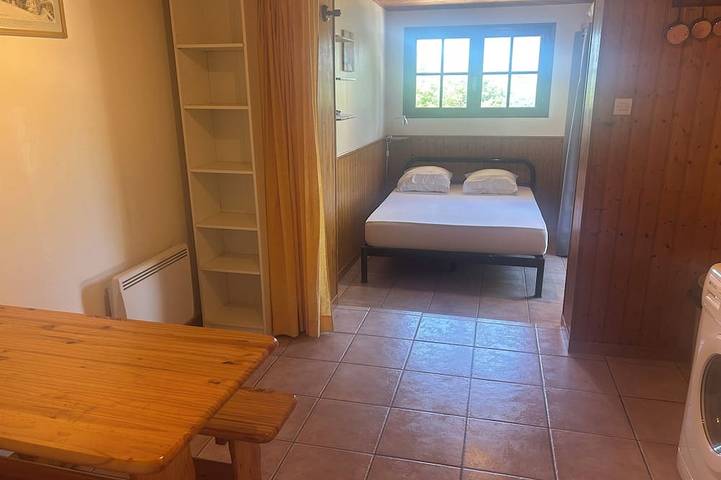 Gîte pour 2 personnes, avec terrasse, animaux acceptés à Talloires - 2