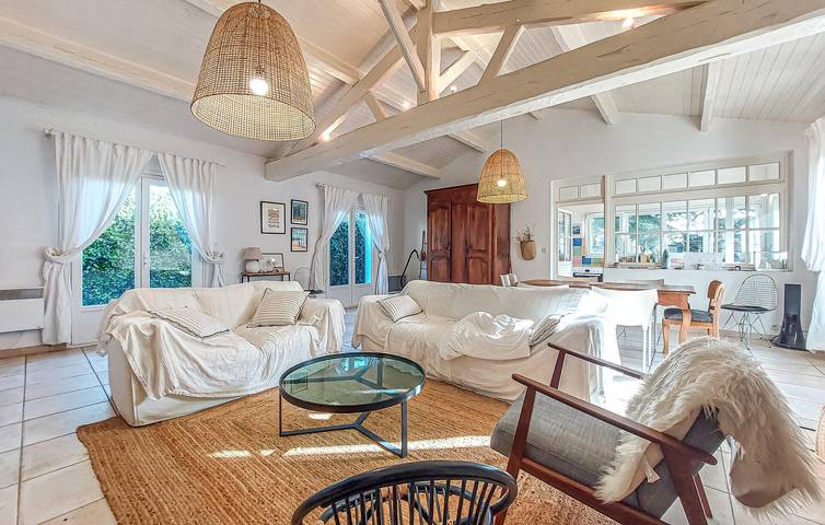 Location de vacances pour 8 personnes, avec terrasse ainsi que piscine et jardin dans Courlay Sur Mer - 4