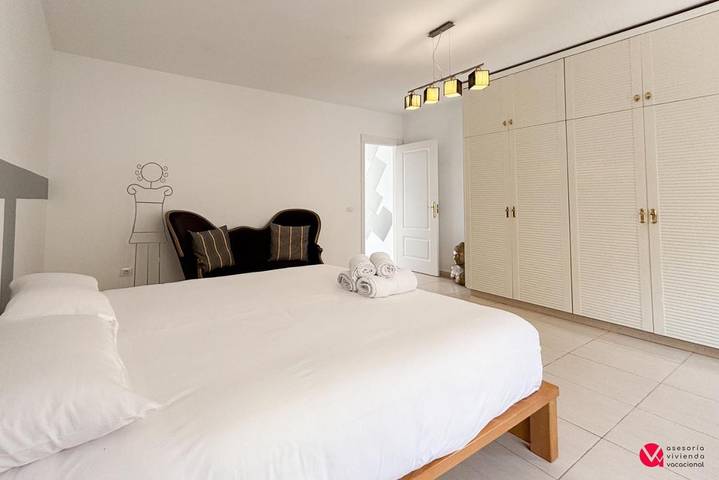 Casa rural para 7 personas, con Balcón y Terraza además de Jardín y Piscina en El Rosario - 4