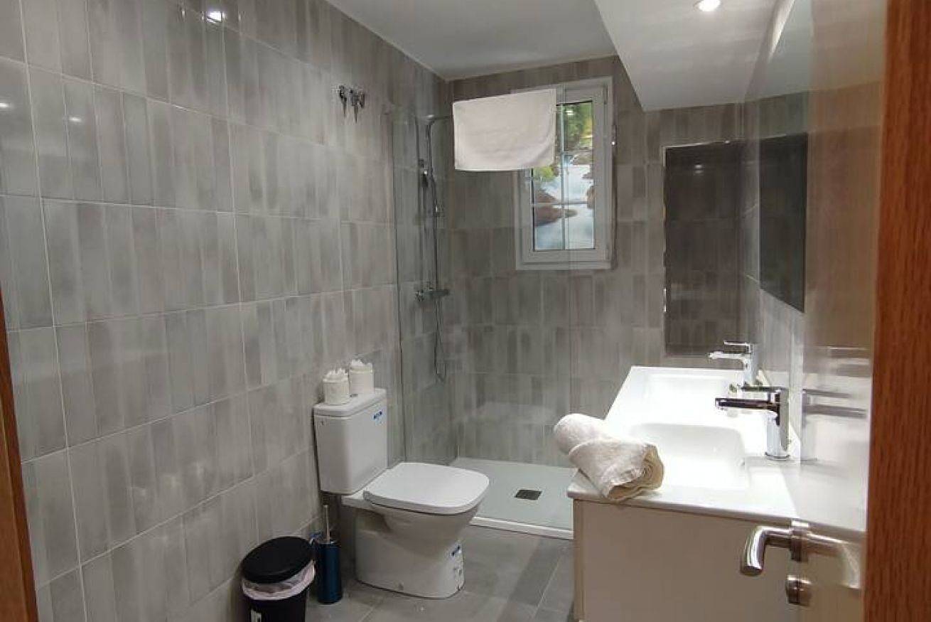 Geheel appartement, Stylish Apt w/ Full Kitchen & Wi-Fi - Walk to Attractions in Oviedo, Cantabrisch Gebergte