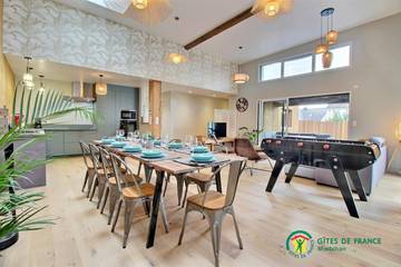 Gîte pour 12 personnes, avec jardin ainsi que piscine et terrasse à Plouhinec (Morbihan)