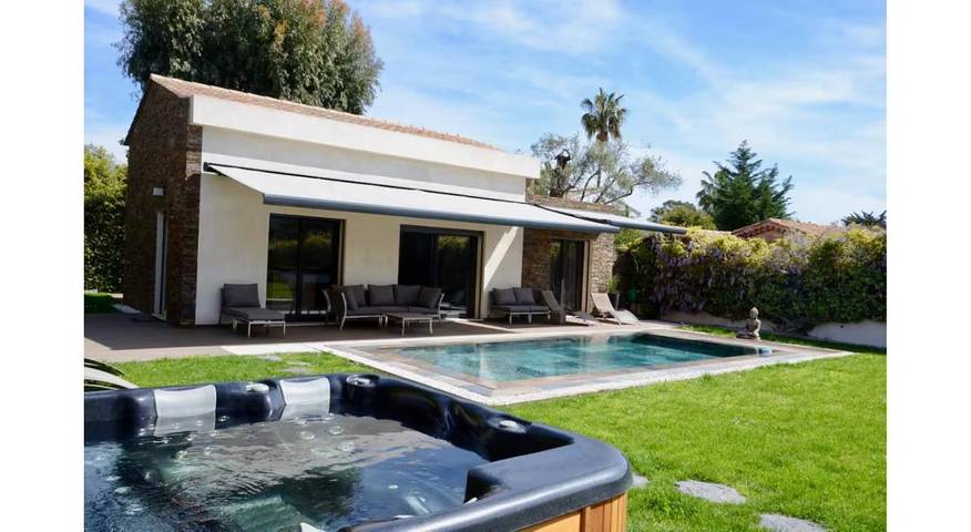 Maison d’hôte pour 11 personnes, avec Jacuzzi et Terrasse ainsi que Jardin et Piscine