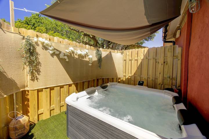 Location de vacances pour 10 personnes, avec jardin ainsi que piscine et jacuzzi à Gujan-Mestras - 4