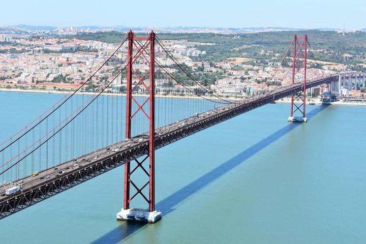 Apartamento de férias para 4 pessoas, com vista e terraço em Almada
