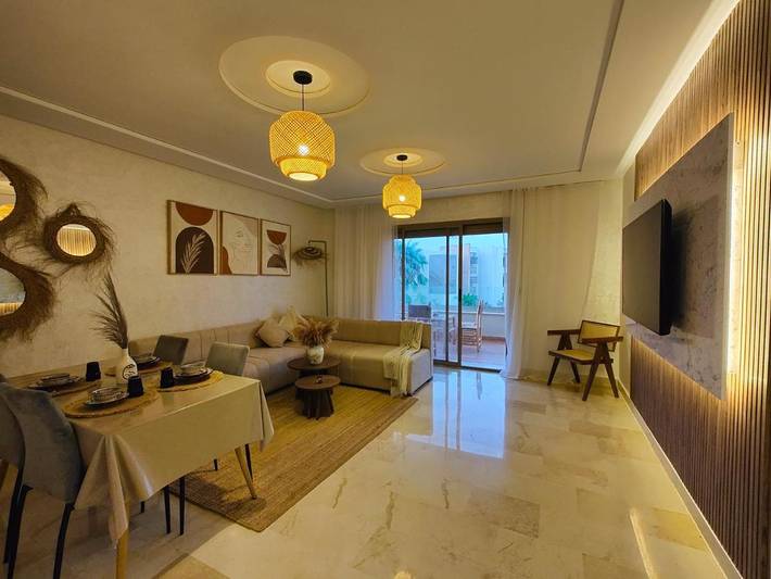 Appartement de vacances pour 6 personnes, avec balcon ainsi que vue et piscine