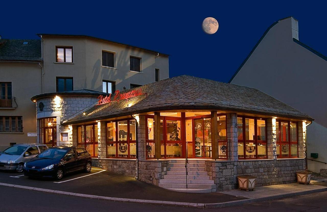 Hôtel Restaurant Prunières in Peyre-en-Aubrac, Région de Mende