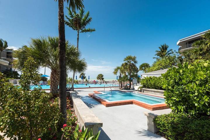 Apartamento de vacaciones para 6 personas, con terraza además de vistas y piscina - 1