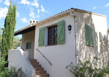 Gîte pour 4 personnes, avec piscine ainsi que terrasse et jardin, animaux acceptés à Mollans-sur-Ouvèze