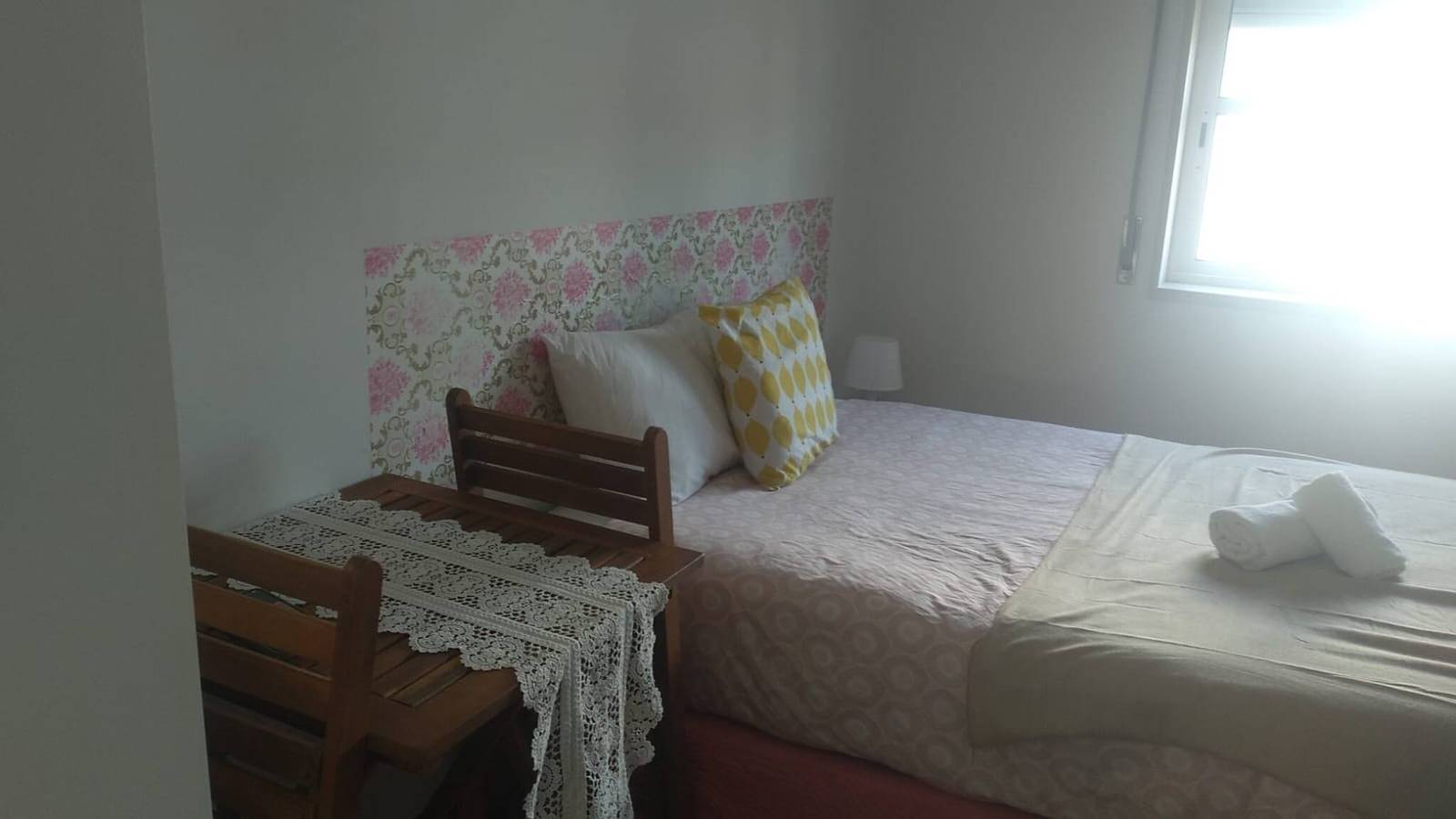 Entire apartment, Bright&Spacious Apartment in Sleeps 8 Family& in Santa Clara, Costa de Lisboa