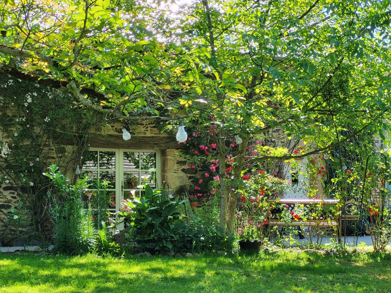 Les Causeries du Monde, maison d'hôtes de charme - Chambre Mûre in Chamboulive, Région de Tulle