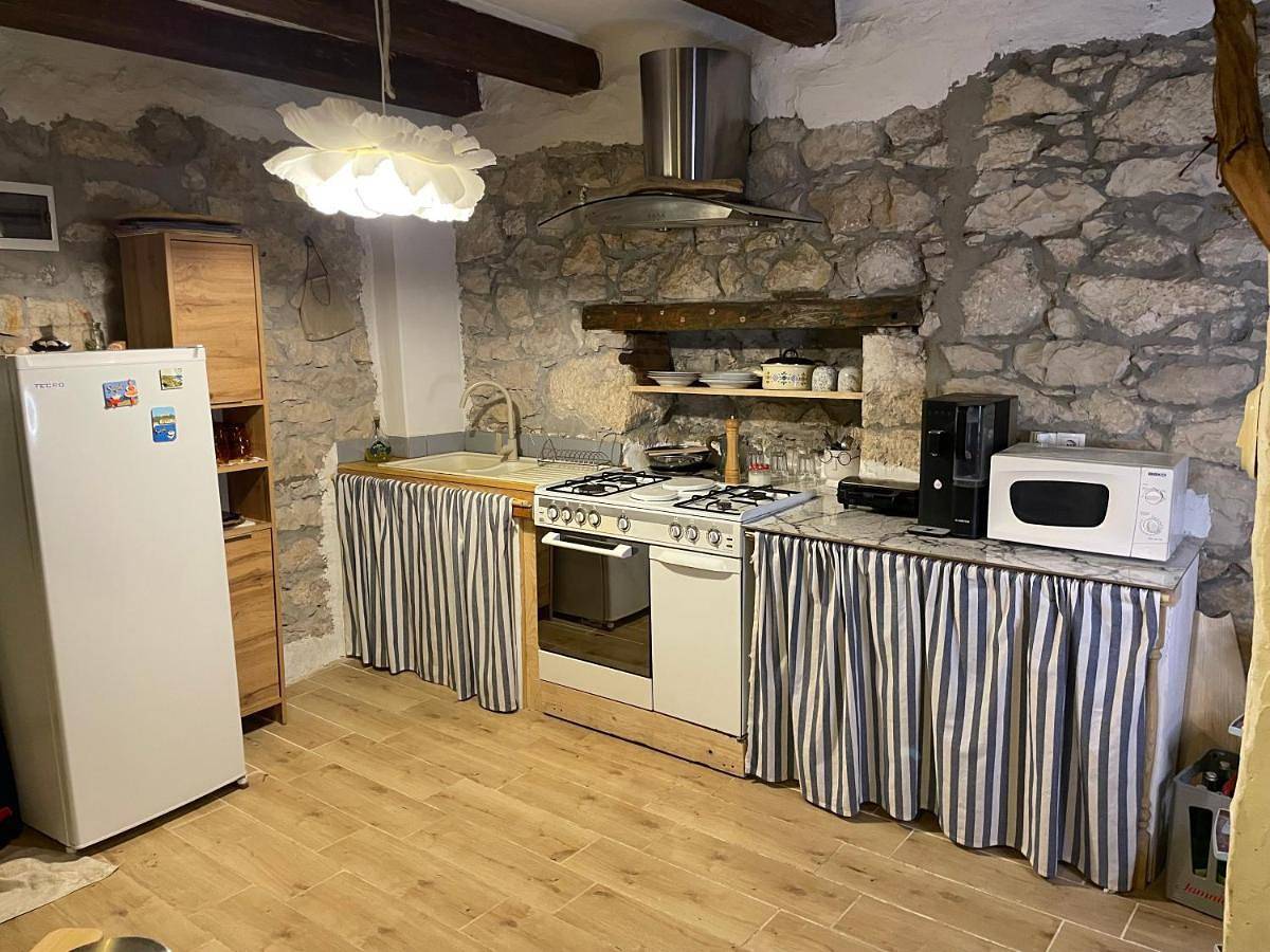 Heat Hostel in Susak