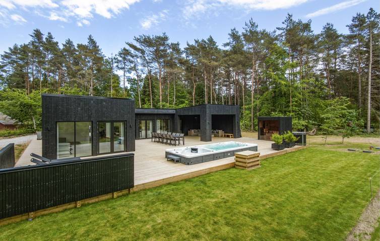 Ferienhaus für 12 Personen, mit Terrasse und Pool sowie Sauna in Djursland