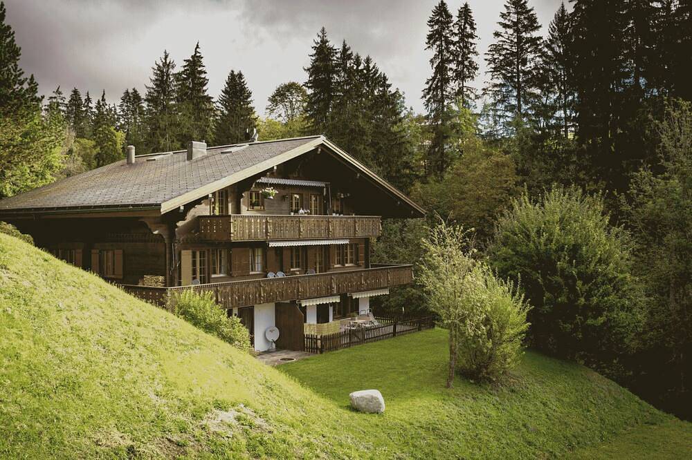 Ganze Wohnung, Graebi Appartement/Fewo, Dusche und Bad, Wc 8-Bettwohnung in Saanenmöser, Saanen