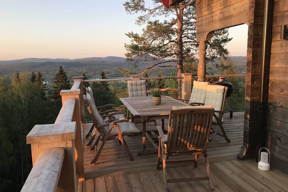 Neu erbautes Berghaus mit herrlicher Aussicht in Järvsö, Hälsingland