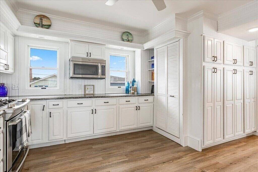 Rent entire exquisite former Inn & former Bed & Breakfast with 5 Beds & 6 Baths in Scituate, Massachusetts