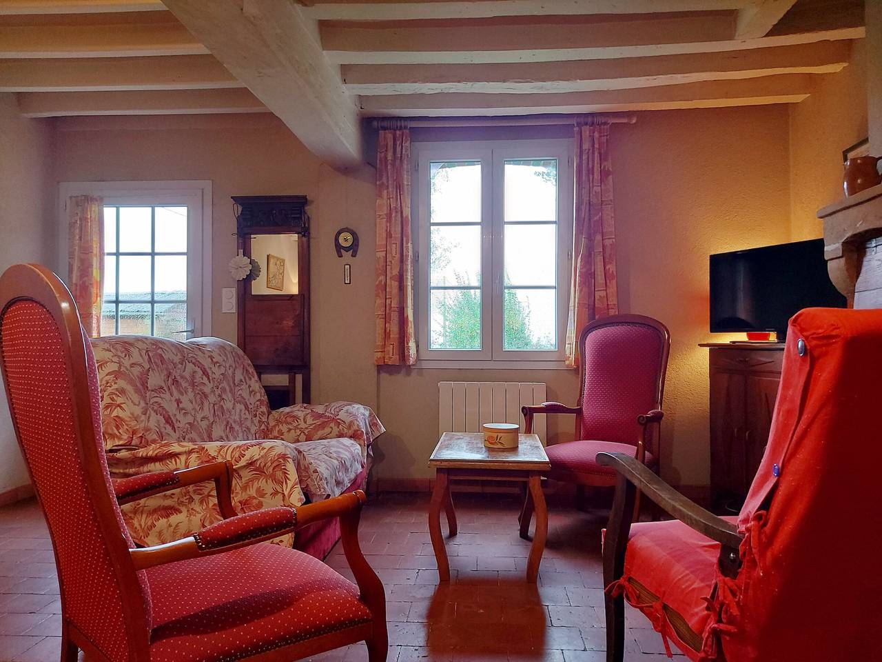 Maison Nature avec Salle de Jeux, Jardin Clos, et Wi-Fi à Dampierre-sous-Brou in Dampierre-sous-Brou, Région de Châteaudun
