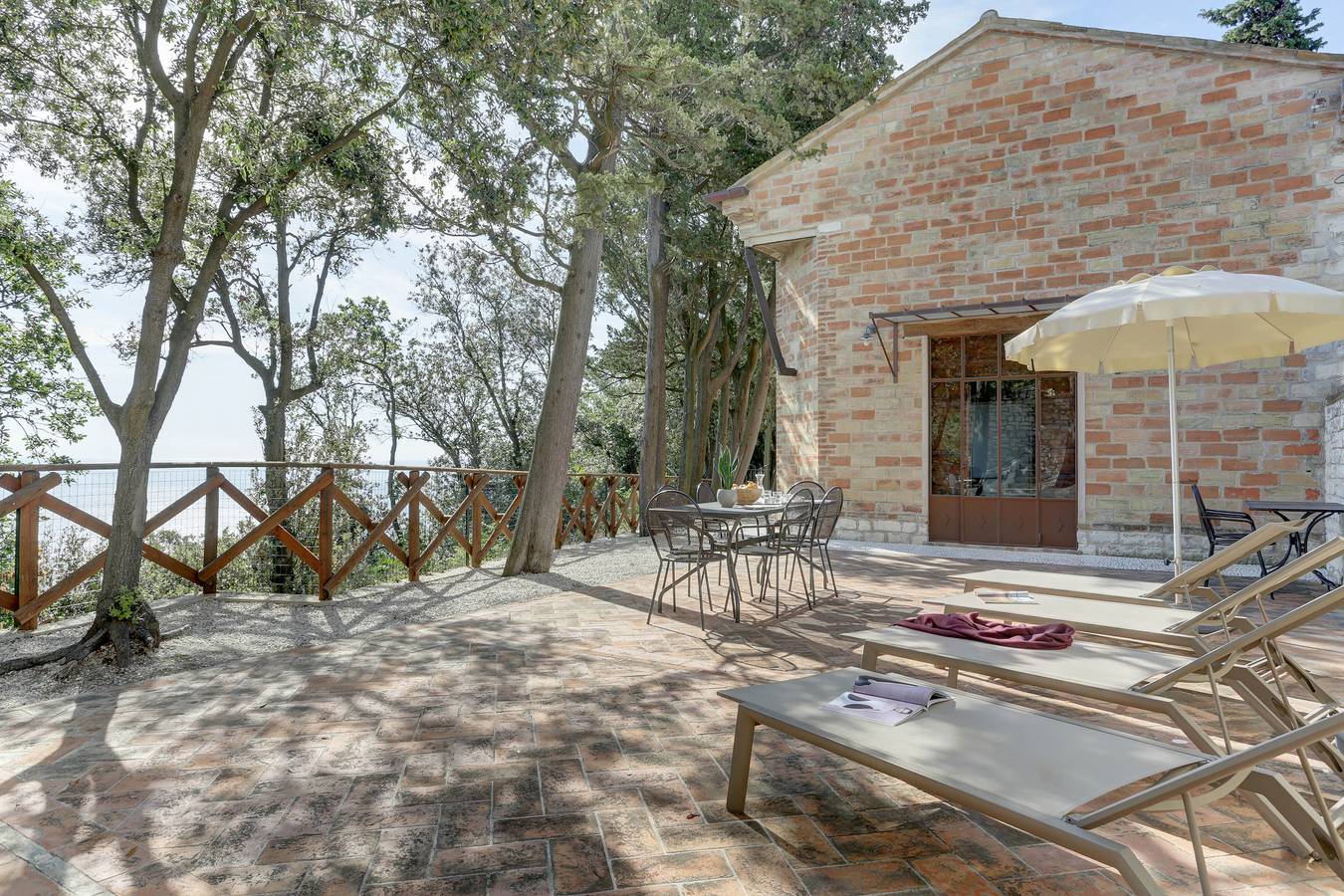Villa Vetta Marina - Deluxe Two Bedroom House in Sirolo, Riviera del Conero