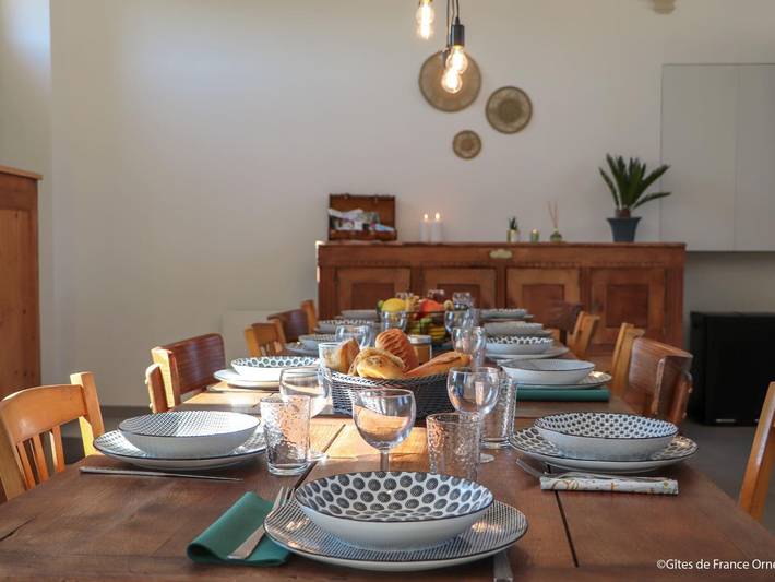 Gîte pour 15 personnes, avec jardin dans Val-au-Perche - 4