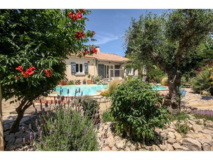 Location de vacances pour 6 personnes, avec jardin ainsi que piscine et terrasse, adapté aux familles à Tourbes - 3